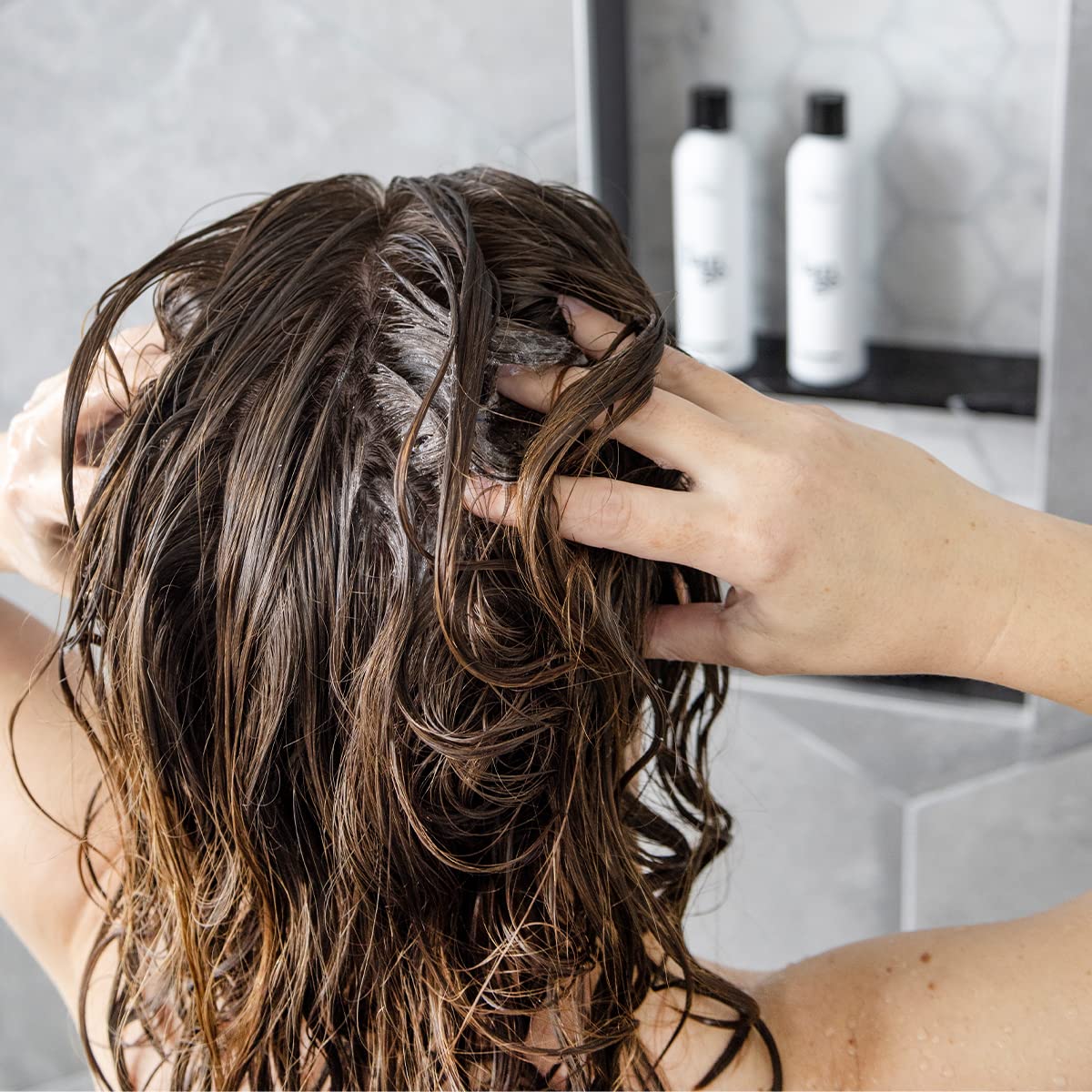 L’ange Hair Détox Deep-Cleansing Charcoal Shampoo - Image 3